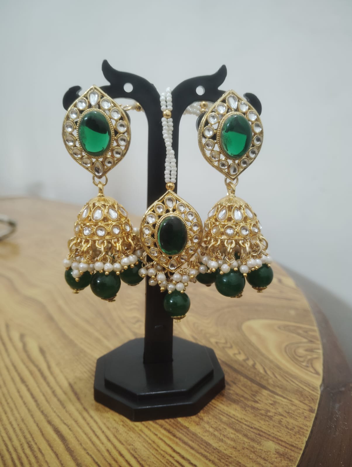 Royal Emerald Kundan Choker Necklace Set with Jhumka